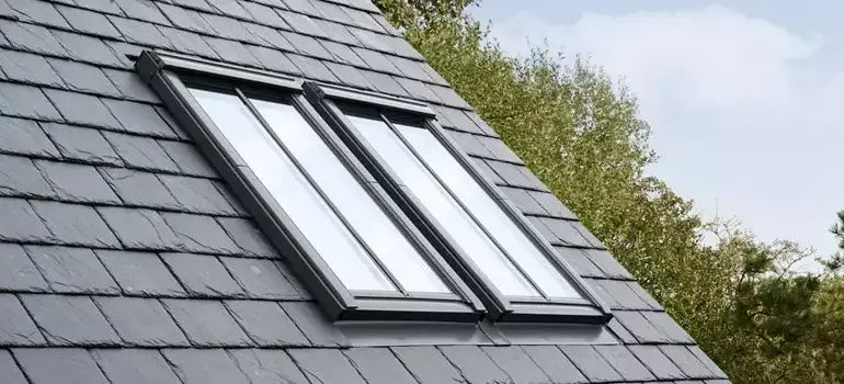 Prestation de pose et changement de fenêtre de toit et Velux 37